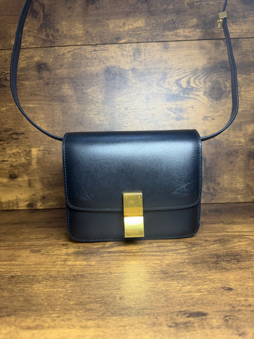 Box Calfskin Medium Classic Box Flap Bag Black